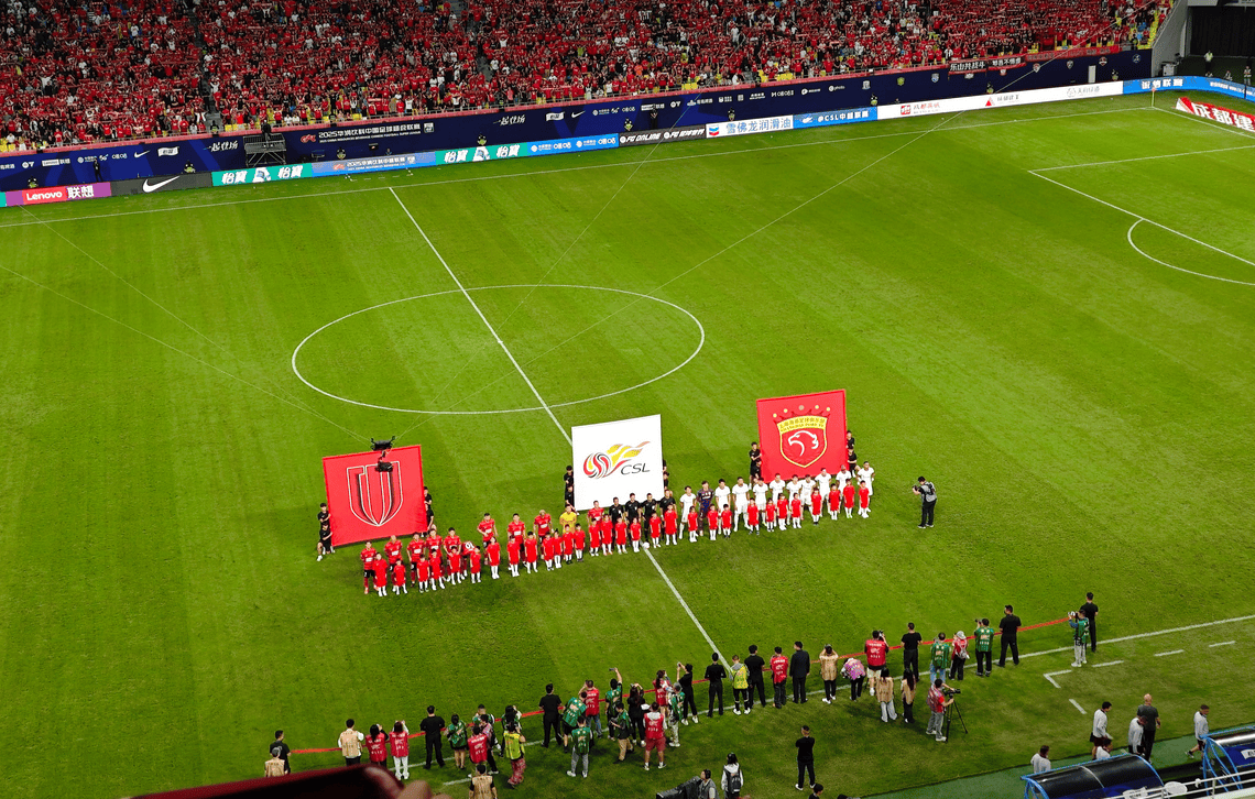 中超集结日走向成谜，巴塞罗那外线爆发，压力陡增，训练强度明显提升 -开云体育网址