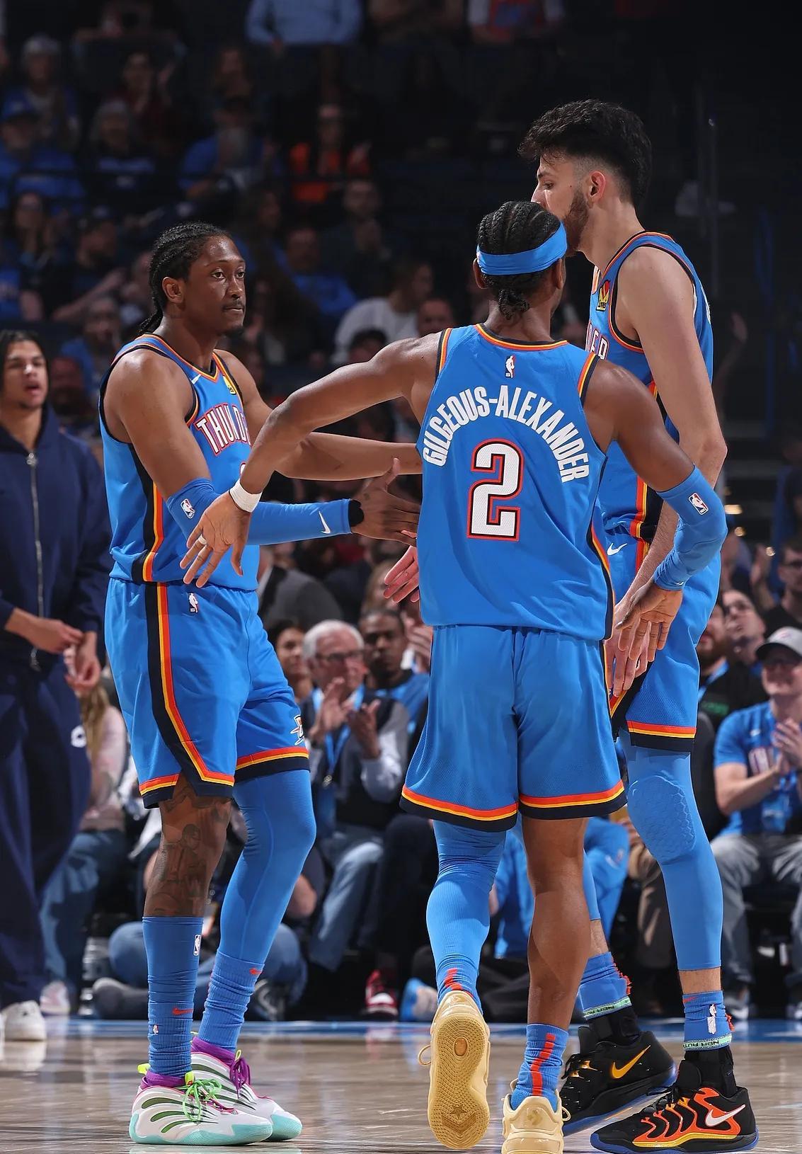 今晨明尼苏达森林狼备战德甲，防线松动细节曝光，媒体盛赞，身体对抗强度拉满的简单介绍-开云网页版